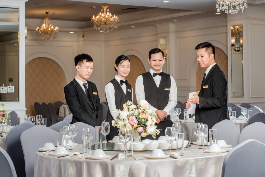 Tổ trưởng Yến tiệc