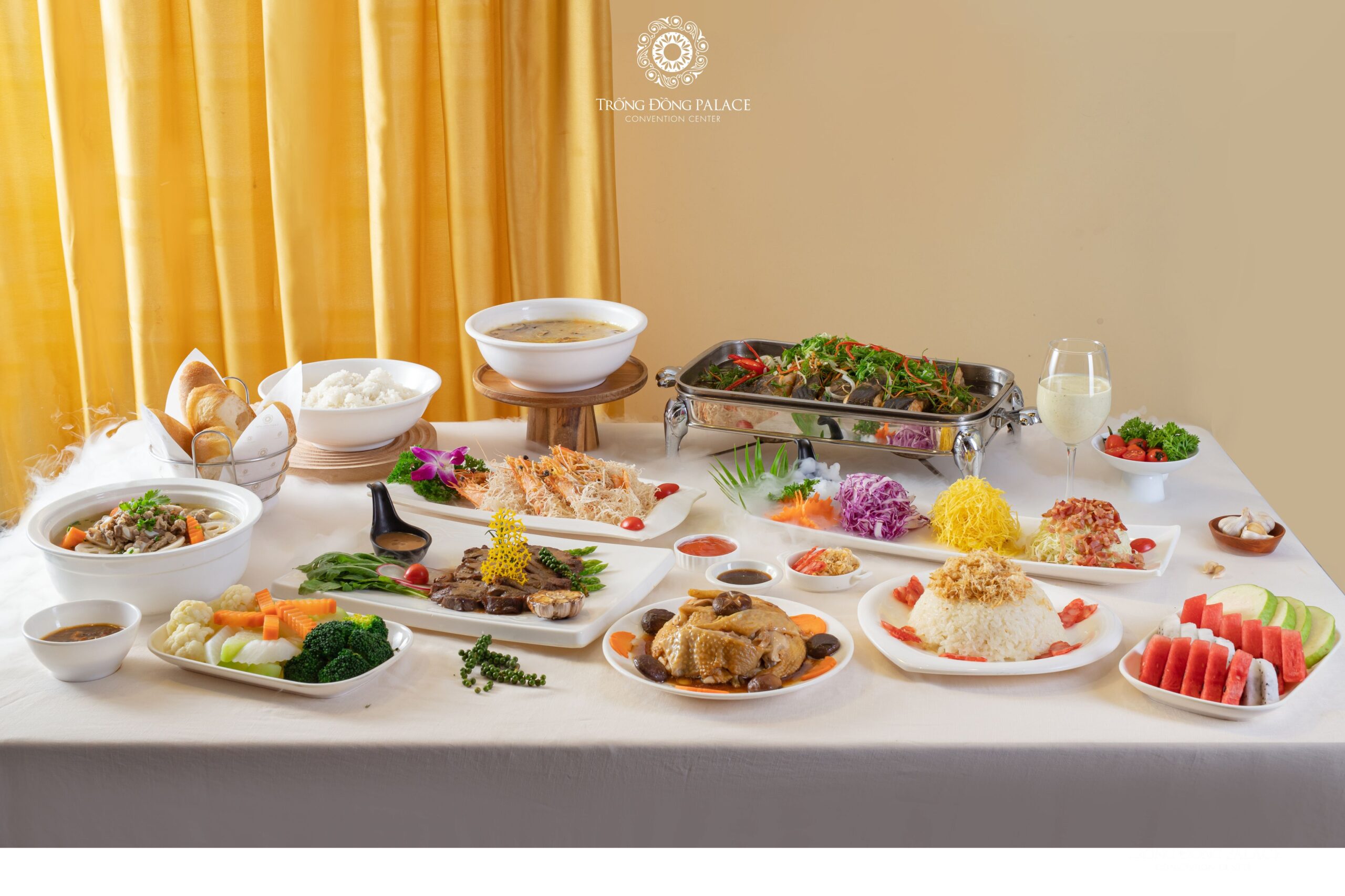 Thực đơn được xây dựng bởi đội ngũ đầu bếp có kinh nghiệm lâu năm và yêu nghề