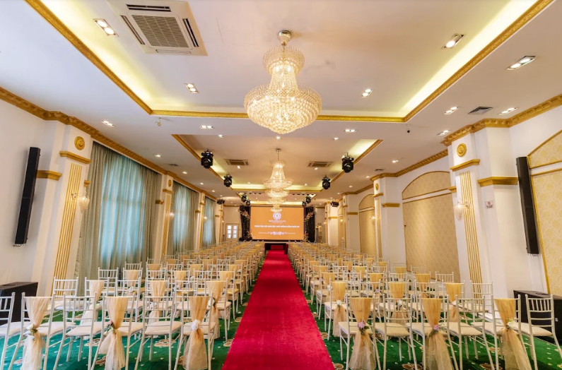 Không gian sảnh tiệc sang trọng của Trống Đồng Palace Quán Sứ