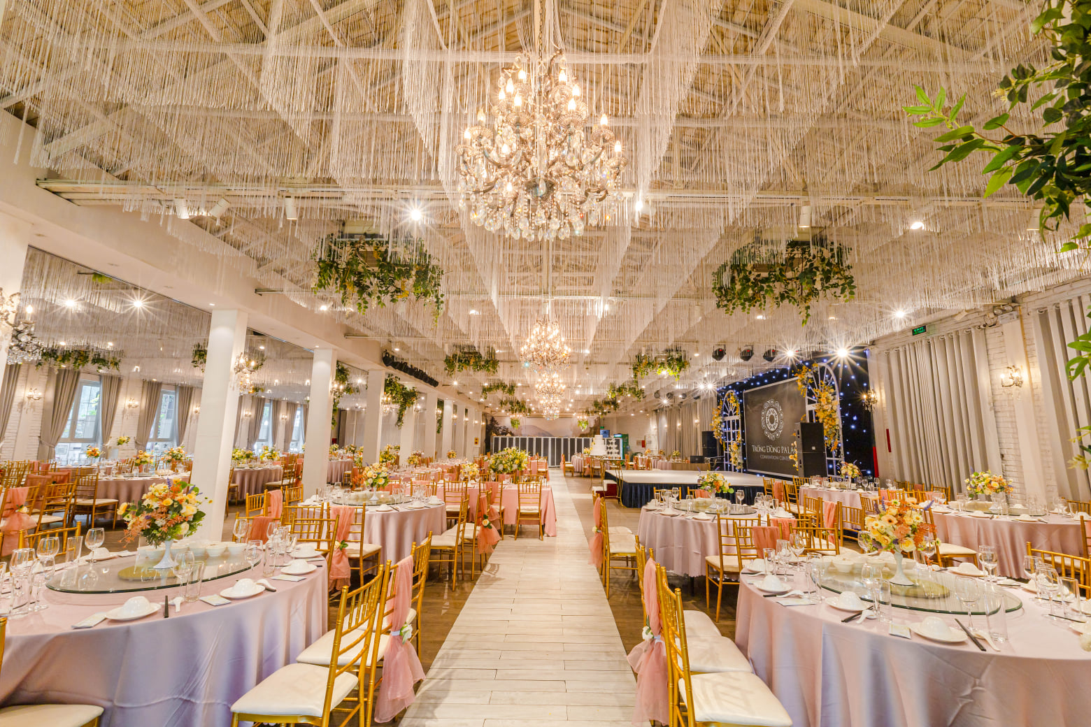 Trống Đồng Palace — Tổ chức tiệc cưới buffet ở đâu lý tưởng nhất cho các cặp đôi trẻ?