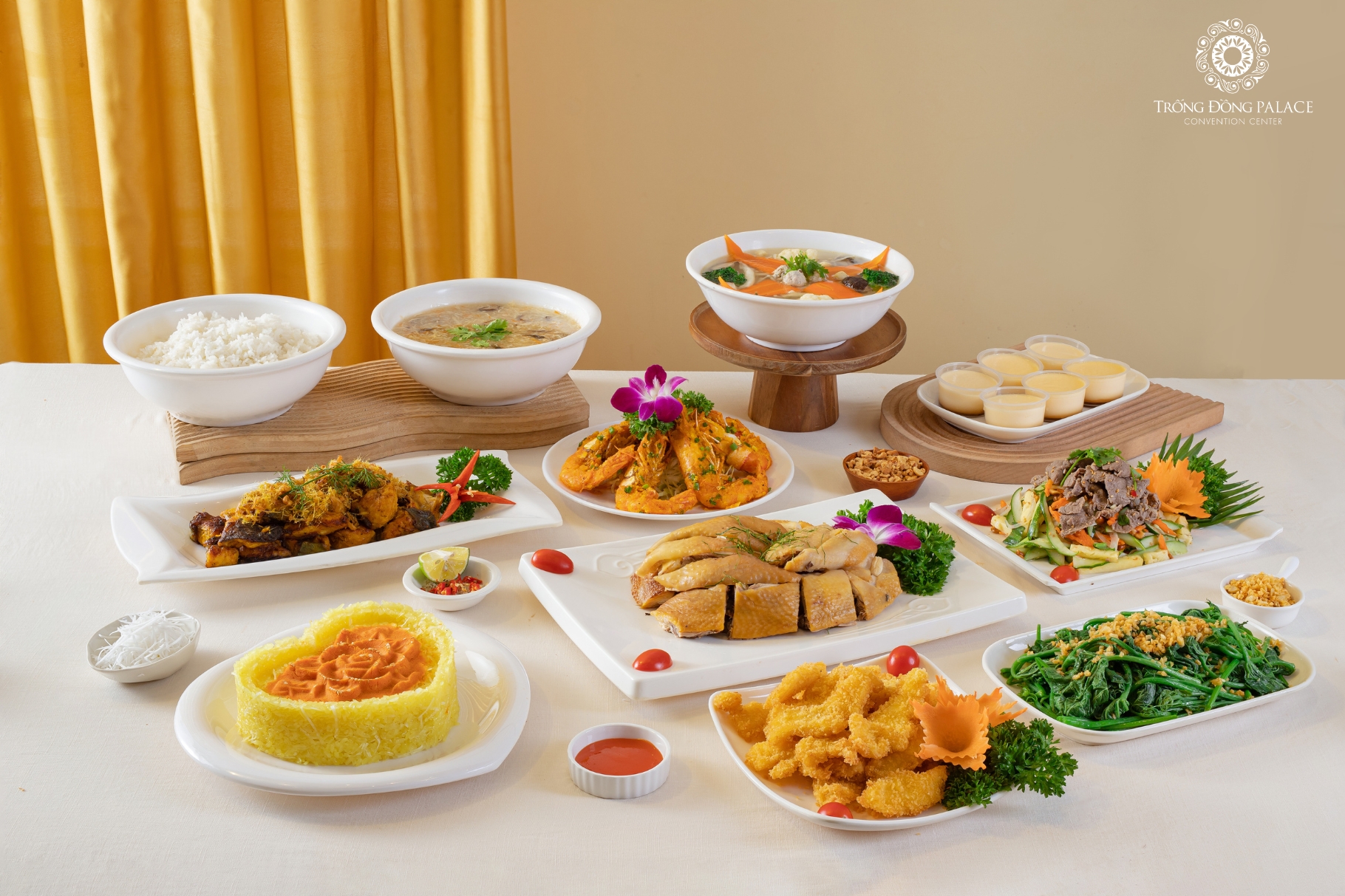 Trống Đồng Palace — Thực đơn tiệc cưới tại nhà: Bí quyết cho bữa tiệc ấm cúng và trọn vẹn