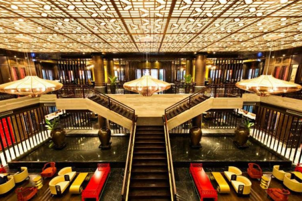 Cấu trúc không san sang trọng tại Trung tâm Hội nghị Almaz