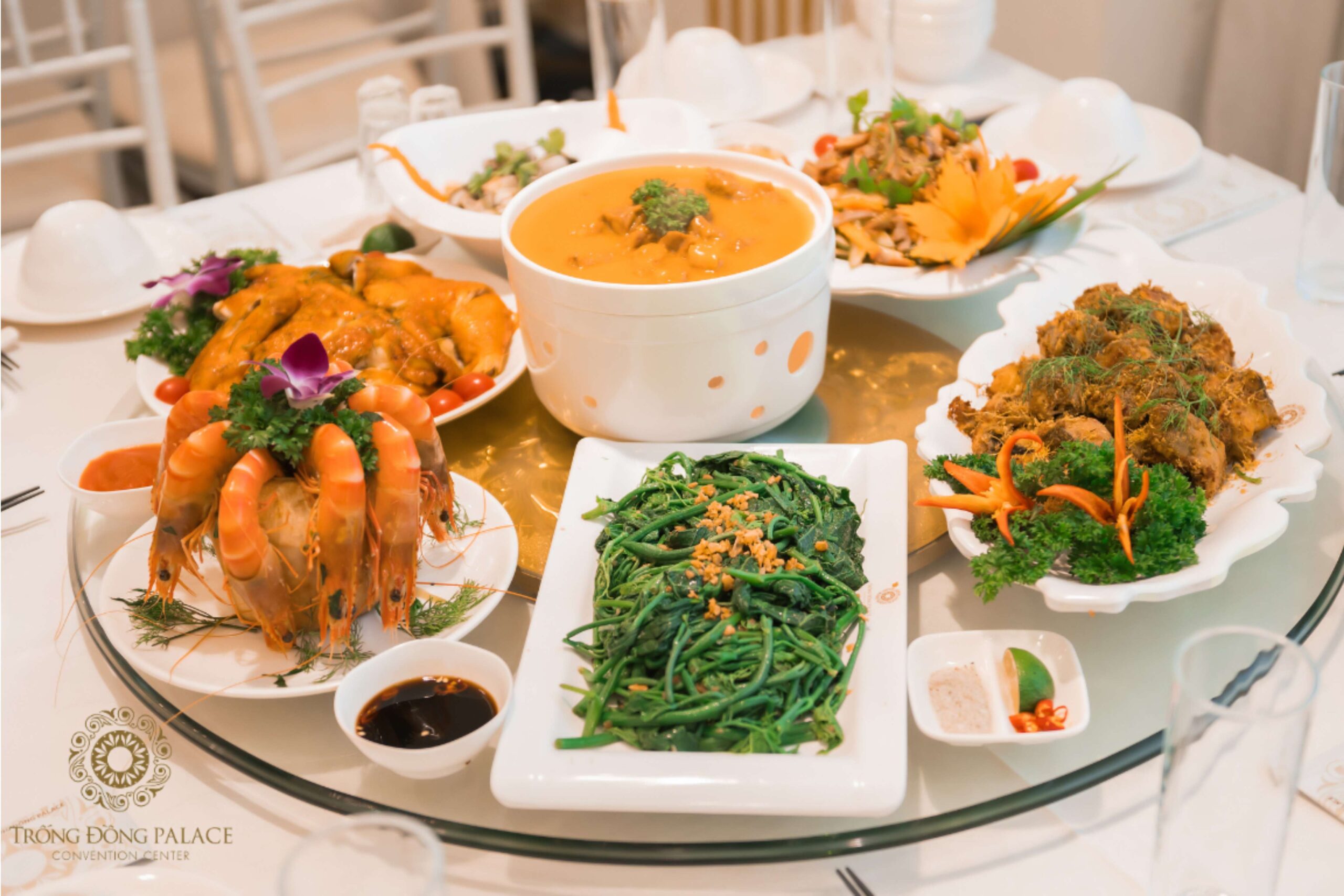 Menu tiệc tất niên tại Trống Đồng Palace rất đa dạng và phong phú