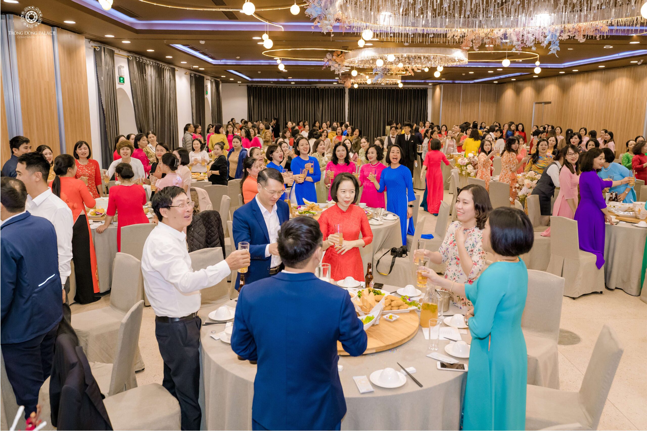 Tiệc tất niên doanh nghiệp
