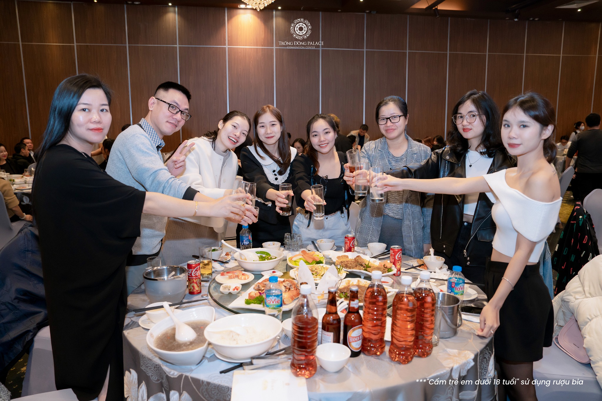 Tính toán ngân sách, khách mời khi lên thực đơn tiệc công ty