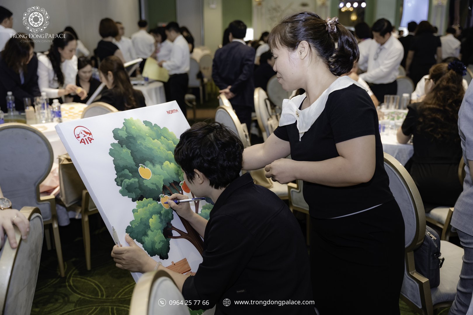hoạt động team building sáng tạo trong hội nghị đối tác